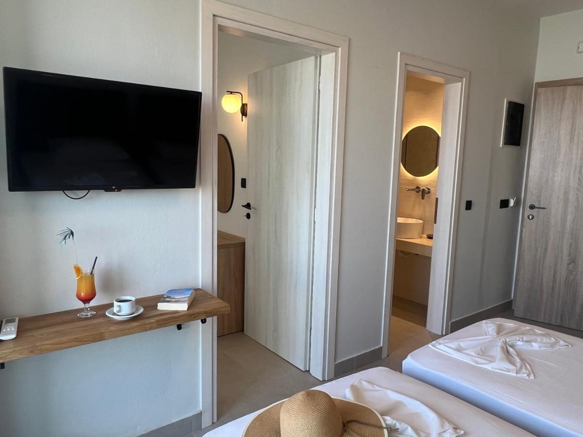 Hotel Kathrin Beach Аделианос Кампос Екстериор снимка