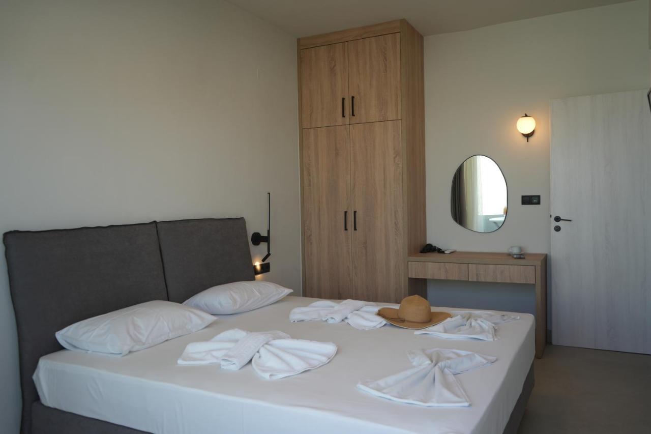 Hotel Kathrin Beach Аделианос Кампос Екстериор снимка